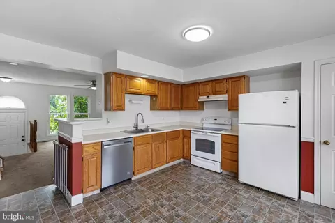 Kitchen - 654 Corsica Ave, Bear, DE 19701 photo 1 of 2