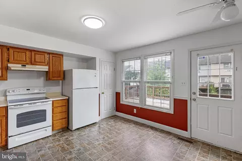 Kitchen - 654 Corsica Ave, Bear, DE 19701 photo 2 of 2
