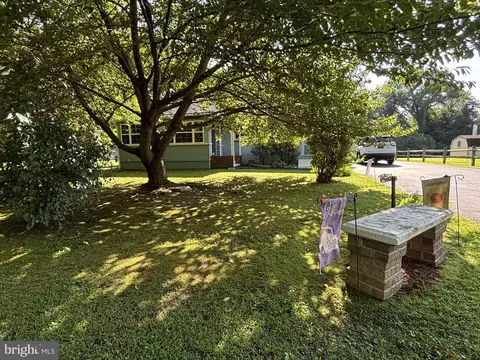 7 Pine Tree Ln, Townsend, DE 19734 photo 3