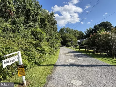 7 Pine Tree Ln, Townsend, DE 19734 photo 2