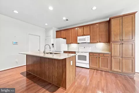 Kitchen - 631 Red Maple Rd, Middletown, DE 19709 photo 3 of 4