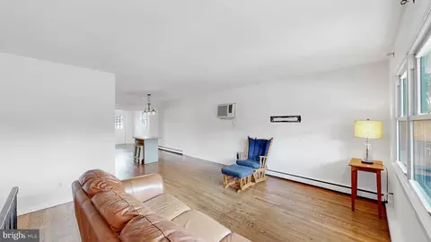 Living - 24 Windflower Dr, Newark, DE 19711 photo 1 of 1
