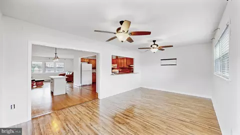 Entry Way - 24 Windflower Dr, Newark, DE 19711 photo 3 of 7