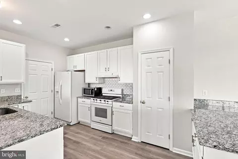 Kitchen - 161 Springfield Cir, Middletown, DE 19709 photo 3 of 4