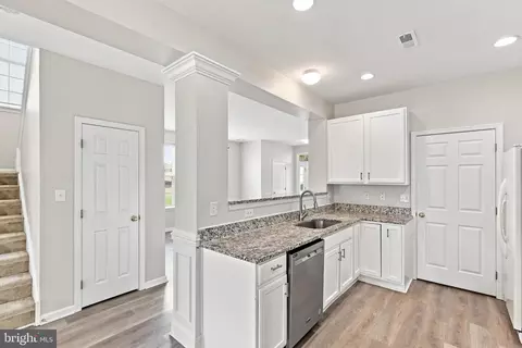 Kitchen - 161 Springfield Cir, Middletown, DE 19709 photo 1 of 4