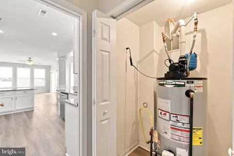 Entry Way - 161 Springfield Cir, Middletown, DE 19709 photo 4 of 10
