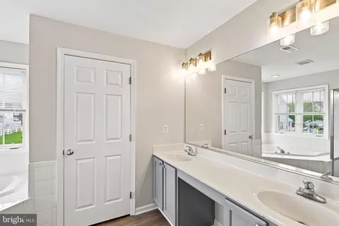 Bath - 161 Springfield Cir, Middletown, DE 19709 photo 1 of 4