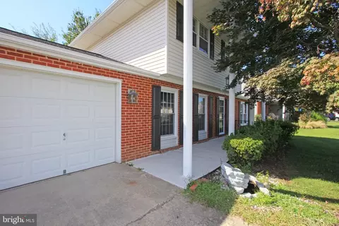 214 Mccallmont Rd, New Castle, DE 19720