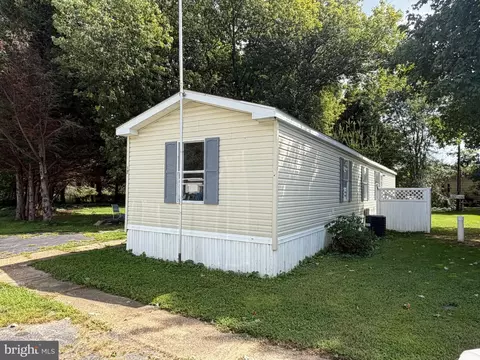 17 Mount Pleasant Trailer Ct #B017, Middletown, DE 19709
