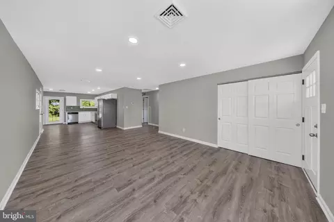 Entry Way - 71 Mercer Dr, Newark, DE 19713 photo 1 of 15