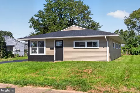 Exterior - 71 Mercer Dr, Newark, DE 19713 photo 7 of 12
