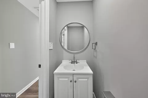 Entry Way - 71 Mercer Dr, Newark, DE 19713 photo 14 of 15