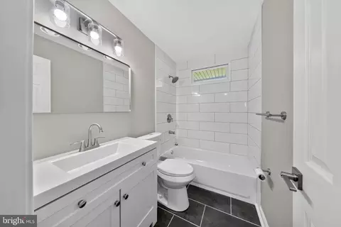 Bath - 71 Mercer Dr, Newark, DE 19713 photo 1 of 1