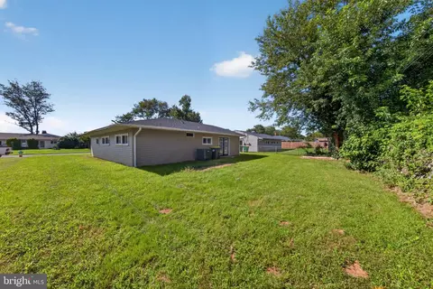 Exterior - 71 Mercer Dr, Newark, DE 19713 photo 11 of 12