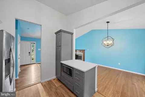 Entry Way - 206 Macduff Rd, Newark, DE 19711 photo 1 of 3
