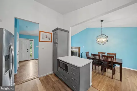 Entry Way - 206 Macduff Rd, Newark, DE 19711 photo 3 of 3