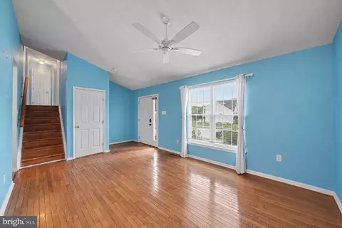 Living - 206 Macduff Rd, Newark, DE 19711 photo 1 of 4
