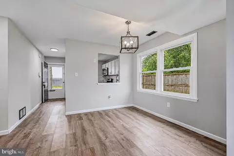 Entry Way - 32 Stephanie Dr, Bear, DE 19701 photo 1 of 3