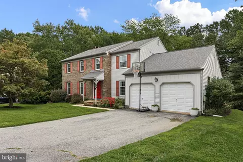 14 Ridgewood Dr, Hockessin, DE 19707