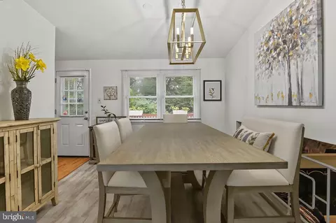 Dining - 29 E Cherokee Dr, Newark, DE 19713 photo 2 of 2