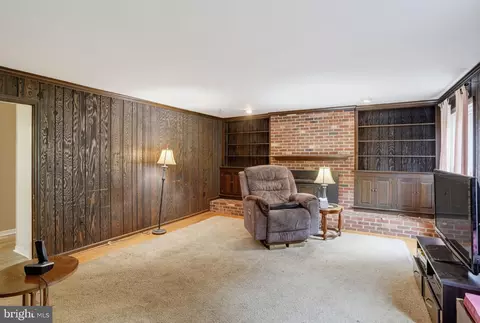 Living - 301 Caravel Dr, Bear, DE 19701 photo 1 of 8