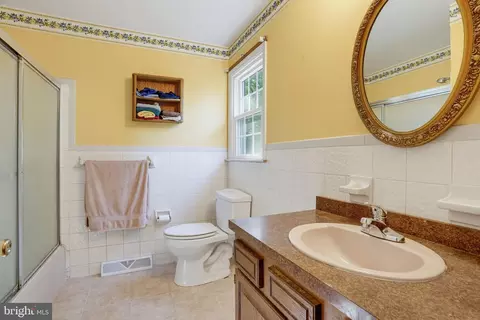 Bath - 301 Caravel Dr, Bear, DE 19701 photo 1 of 3