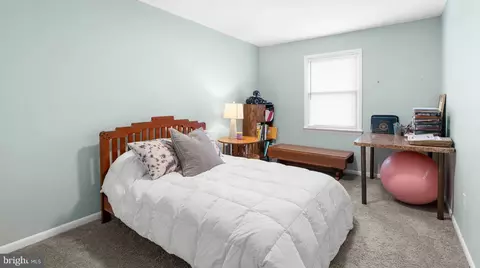 Bedroom - 128 E Green Valley Cir, Newark, DE 19711 photo 1 of 5