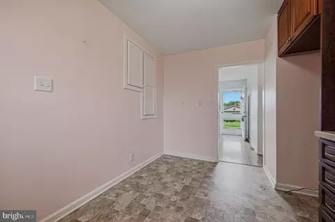 Entry Way - 308 Brewster Dr, Newark, DE 19711 photo 2 of 2