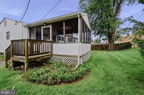 Exterior - 308 Brewster Dr, Newark, DE 19711 photo 5 of 6