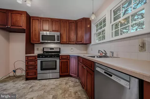 Kitchen - 308 Brewster Dr, Newark, DE 19711 photo 2 of 2