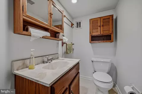 Bath - 308 Brewster Dr, Newark, DE 19711 photo 2 of 2