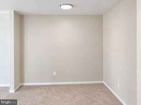 Living - 41 Bradley Dr, Newark, DE 19702 photo 1 of 5
