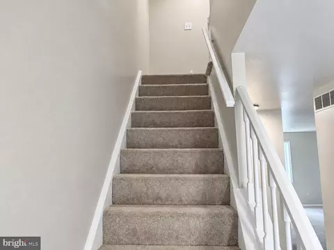 Entry Way - 41 Bradley Dr, Newark, DE 19702 photo 2 of 3