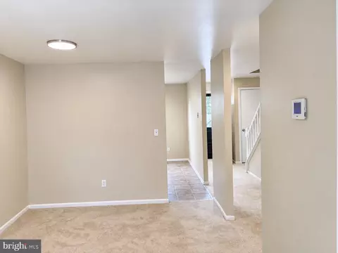 Living - 41 Bradley Dr, Newark, DE 19702 photo 2 of 5