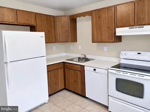Kitchen - 41 Bradley Dr, Newark, DE 19702 photo 2 of 2