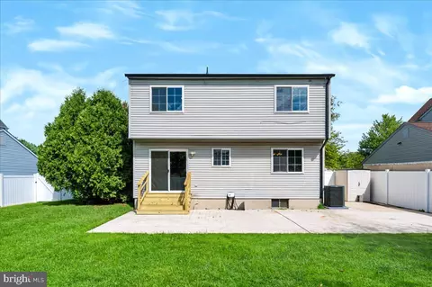 Exterior - 25 Avignon Dr, Newark, DE 19702 photo 4 of 6