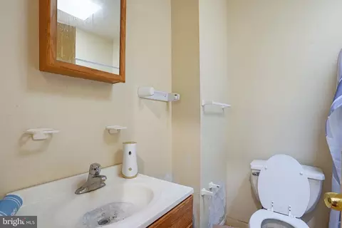 Bath - 600 E 22nd St, Wilmington, DE 19802 photo 1 of 1