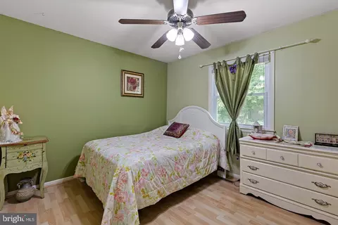 Bedroom - 231 E Seneca Dr, Newark, DE 19702 photo 5 of 5