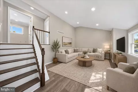 Entry Way - 601 Banyan Rd, Newark, DE 19713 photo 2 of 11