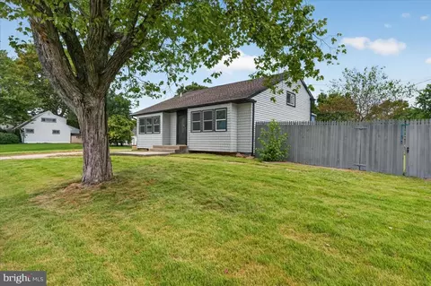 Other - 601 Banyan Rd, Newark, DE 19713 photo 3 of 14