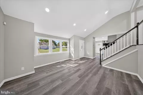 Entry Way - 601 Banyan Rd, Newark, DE 19713 photo 3 of 11