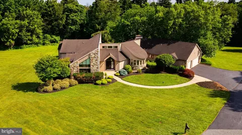 12 W Mozart Dr, Wilmington, DE 19807