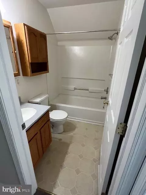 Bath - 2 Biscayne Blvd, Newark, DE 19713 photo 1 of 1