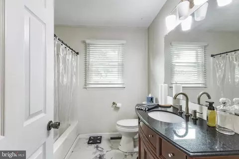 Bath - 12 Gloucester Ct, Newark, DE 19702 photo 2 of 2