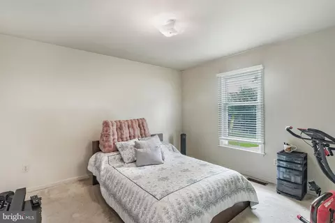 Bedroom - 12 Gloucester Ct, Newark, DE 19702 photo 4 of 5