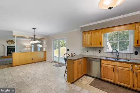 Kitchen - 105 Thoroughfare Neck Rd, Townsend, DE 19734 photo 2 of 4
