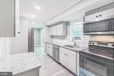Kitchen - 52 Greenbridge Dr, Newark, DE 19713 photo 1 of 2