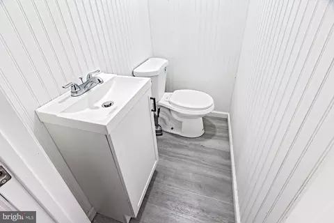 Bath - 52 Greenbridge Dr, Newark, DE 19713 photo 1 of 2