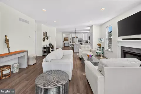 Entry Way - 261 Stravinsky Ave, Middletown, DE 19709 photo 5 of 17