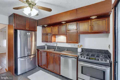 Kitchen - 607 Tamara Cir, Newark, DE 19711 photo 5 of 5